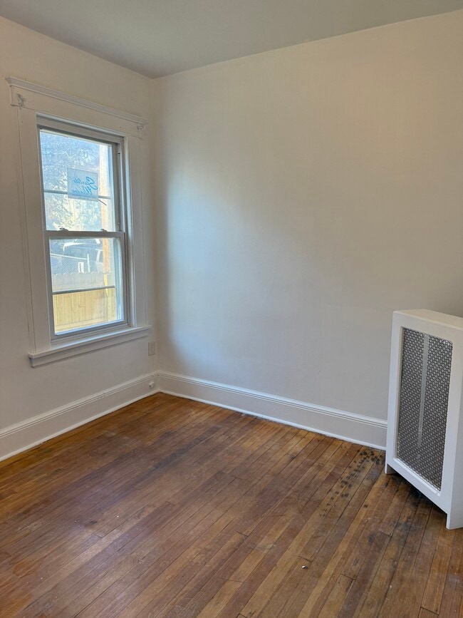 16 N 7th St, Unit 1 in Paterson, NJ - Foto de edificio - Building Photo