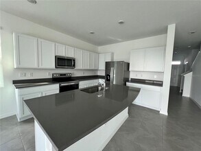 131 Mangrove Shade Cir in Apollo Beach, FL - Building Photo - Building Photo