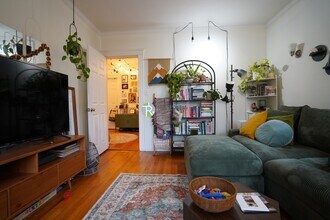 1850 Commonwealth Ave in Brighton, MA - Building Photo - Building Photo