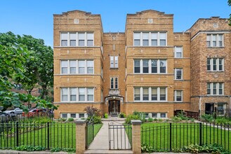 2060 W Fargo Ave, Unit 3W in Chicago, IL - Foto de edificio - Building Photo
