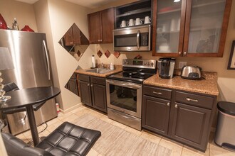 511 Paul St, Unit B in Harrisonburg, VA - Foto de edificio - Building Photo