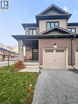 135 Hardcastle Dr in Cambridge, ON - Building Photo