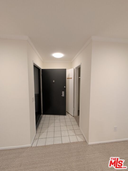 415 Montana Ave in Santa Monica, CA - Building Photo - Building Photo