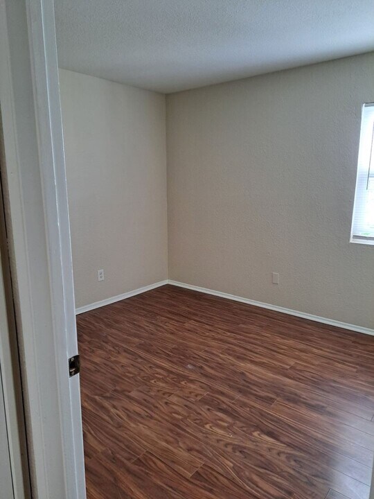 1835 Carmona Ave in Los Angeles, CA - Building Photo