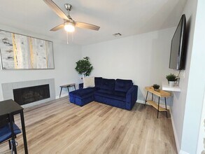 5045 Spencer St in Las Vegas, NV - Building Photo - Building Photo