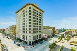 2201 Market St in Galveston, TX - Building Photo
