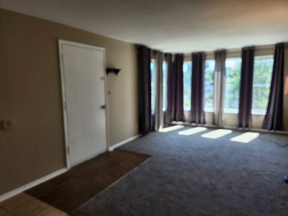 1728 Houston Ave in Bremerton, WA - Building Photo