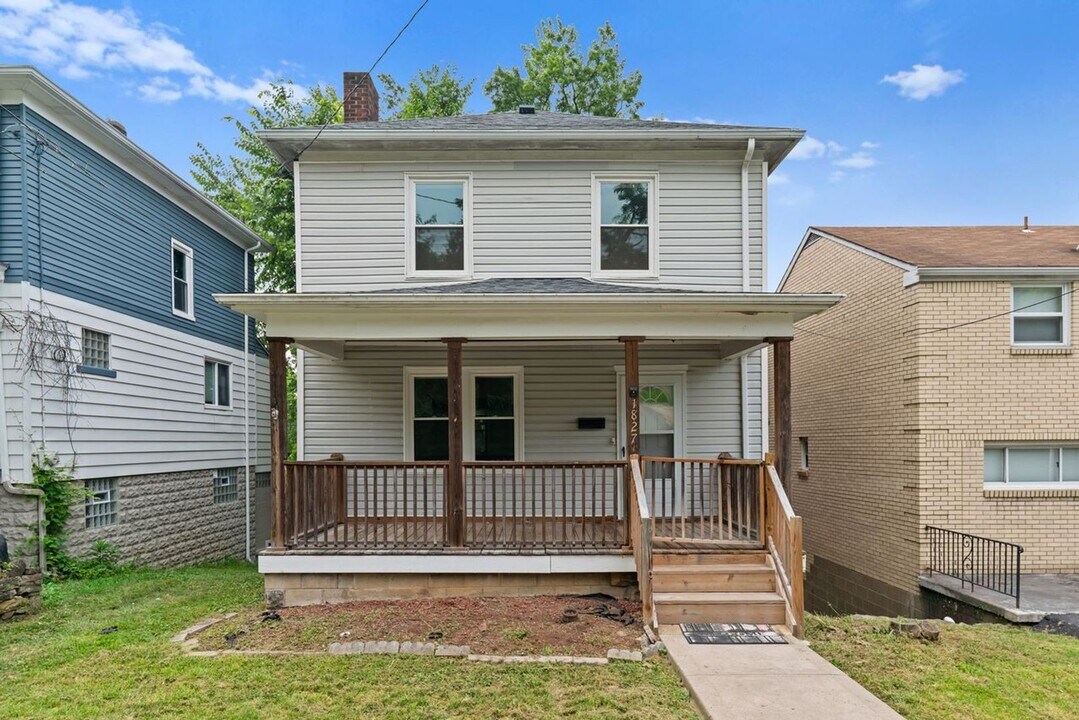 1827 Fairacres Ave in Pittsburgh, PA - Building Photo