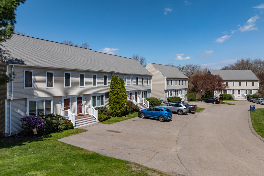 The Ledges in North Attleboro, MA - Building Photo