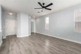 228 Serenity Crest St in Henderson, NV - Building Photo - Building Photo