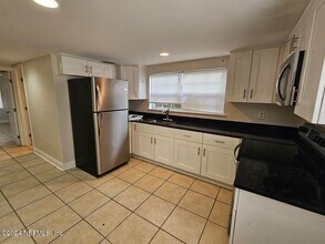 925 Phillips St in Jacksonville, FL - Building Photo - Building Photo