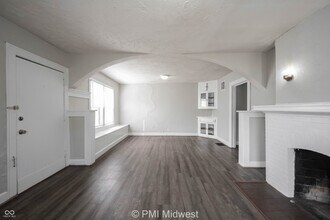 824 E 44th St in Indianapolis, IN - Building Photo - Building Photo