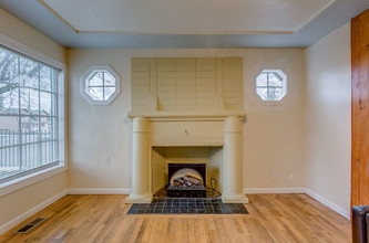 3021 SE 122nd Ave in Portland, OR - Building Photo - Interior Photo