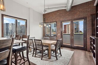 2101 Larimer St in Denver, CO - Building Photo - Building Photo