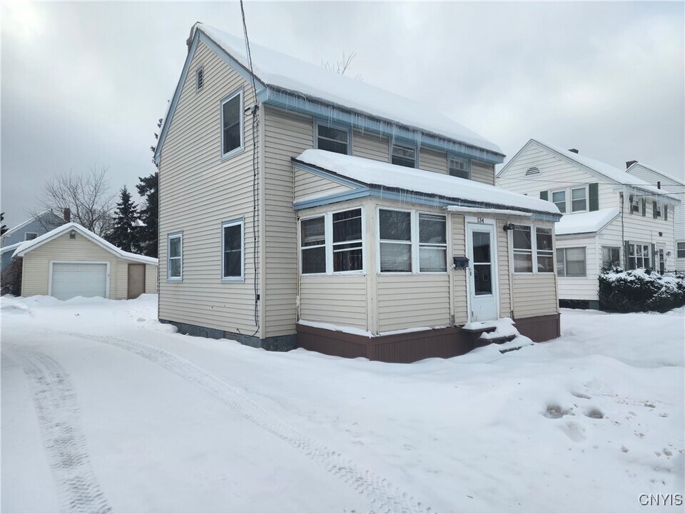 134 E Hoard St in Watertown, NY - Building Photo