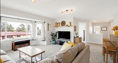 10490 W Dakota Ave in Lakewood, CO - Building Photo - Building Photo