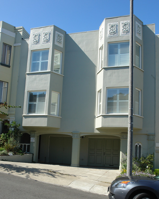 135 Beaumont Ave in San Francisco, CA - Building Photo - Building Photo