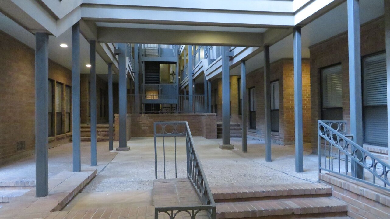 1910 Robbins Pl in Austin, TX - Foto de edificio