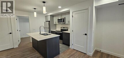 31 Mill St in Kitchener, ON - Building Photo - Building Photo