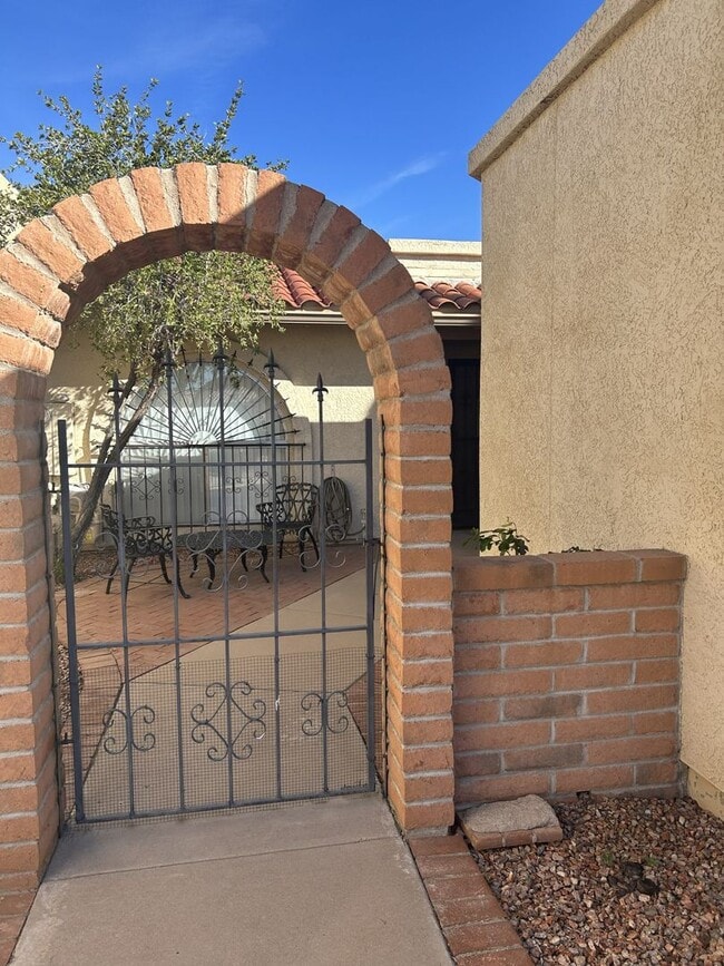 1520 Vía De Roma in Green Valley, AZ - Building Photo - Building Photo