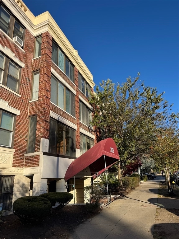 property at 2035 Commonwealth Ave