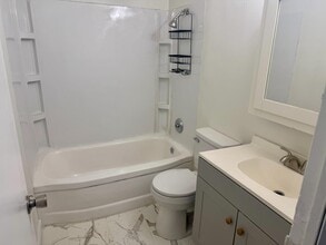 1506 Crestview Dr in Danville, IL - Building Photo - Building Photo