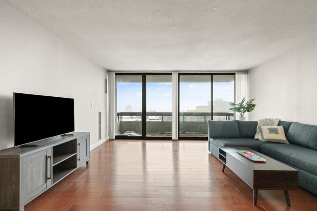 566 Commonwealth Ave in Boston, MA - Building Photo - Building Photo