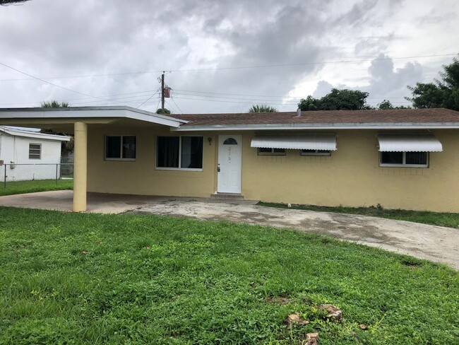 2143 NW 27th Terrace in Fort Lauderdale, FL - Building Photo - Building Photo