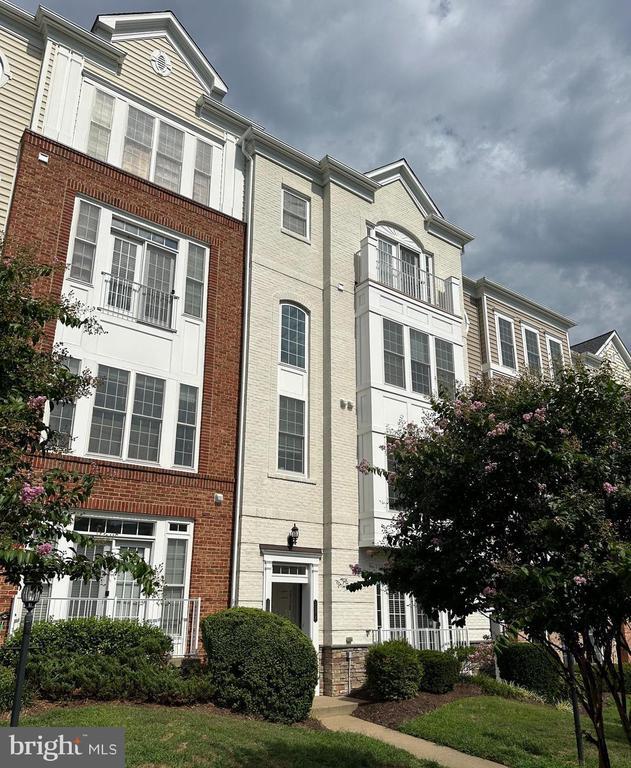 property at 2380 Brookmoor Ln