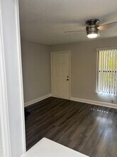 604 Hammock Pine Blvd, Unit 604 in Clearwater, FL - Foto de edificio - Building Photo