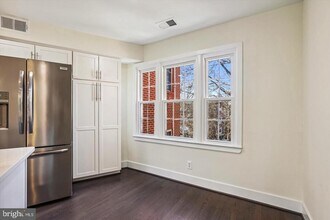 4427 MacArthur Blvd NW in Washington, DC - Building Photo - Building Photo
