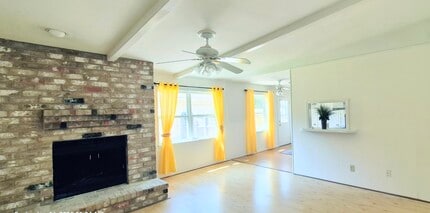 5455 Kuldell Dr in Houston, TX - Foto de edificio - Building Photo