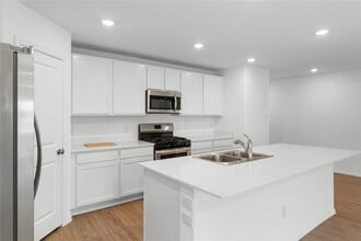 4607 Sterling Pr Trl in Baytown, TX - Building Photo - Building Photo