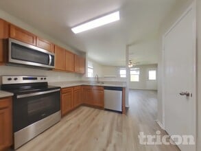 16661 Woodside Dr in Justin, TX - Building Photo - Building Photo