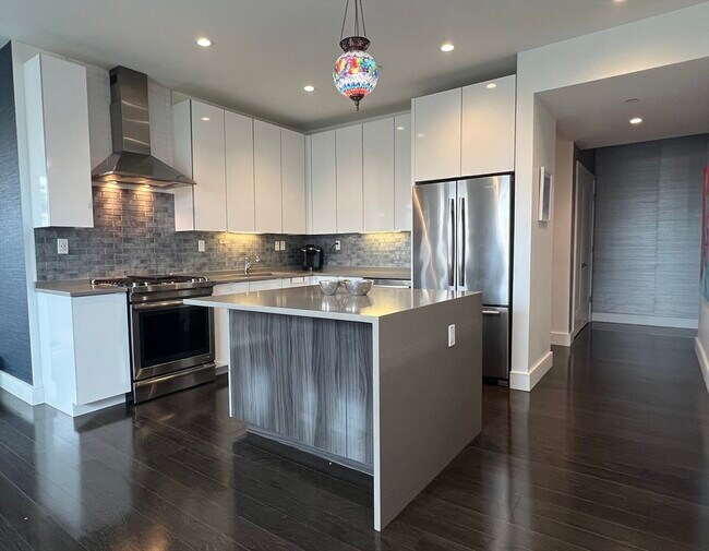 2 W 6th St, Unit 307