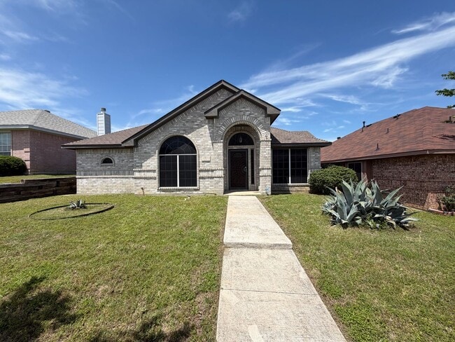 property at 1005 Chelsea Dr