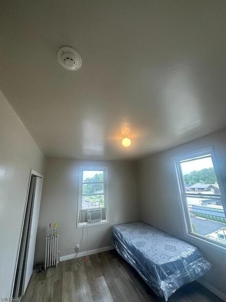 329 Wagaraw Rd in Hawthorne, NJ - Building Photo - Building Photo