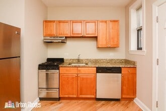 922 N Green Bay Rd, Unit A05C in Waukegan, IL - Building Photo - Building Photo