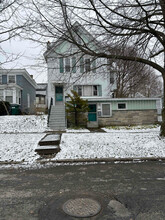 201 E 5th St in Oswego, NY - Foto de edificio - Building Photo