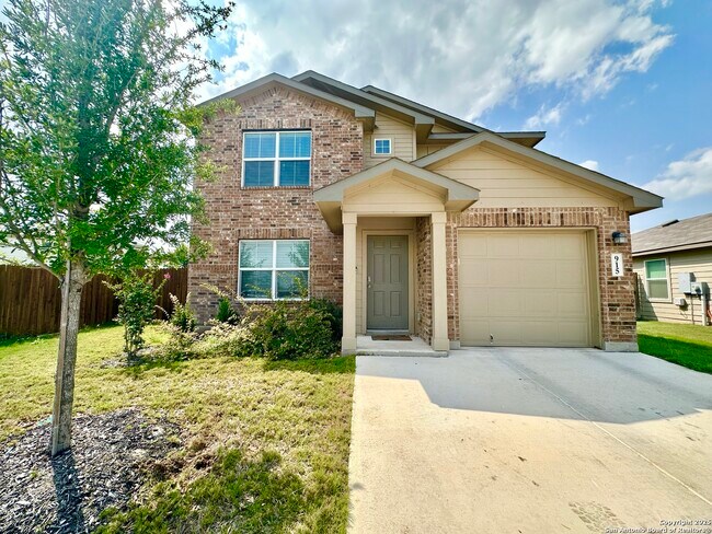 property at 915 Empress Brilliant