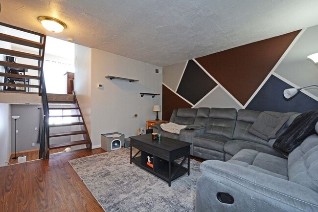 5528 Brookdale Dr N in Minneapolis, MN - Building Photo - Building Photo