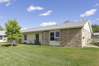 Pioneer Peaceful Haven in Dickinson, ND - Building Photo - Building Photo