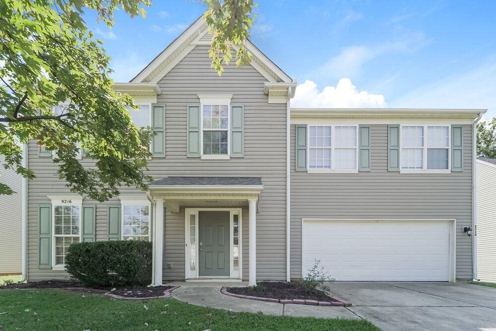 9216 Aloysia Ln in Charlotte, NC - Building Photo