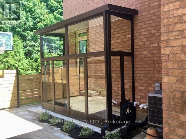18 Cortese Terrace in Vaughan, ON - Building Photo - Building Photo