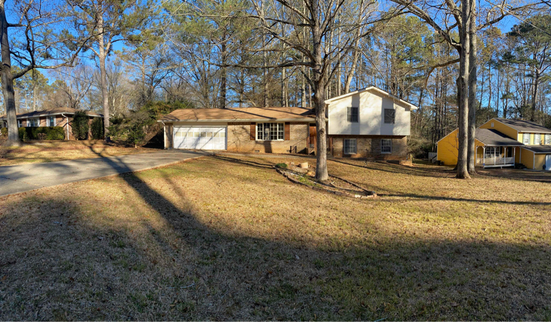 17 Lynn Cir in Newnan, GA - Building Photo