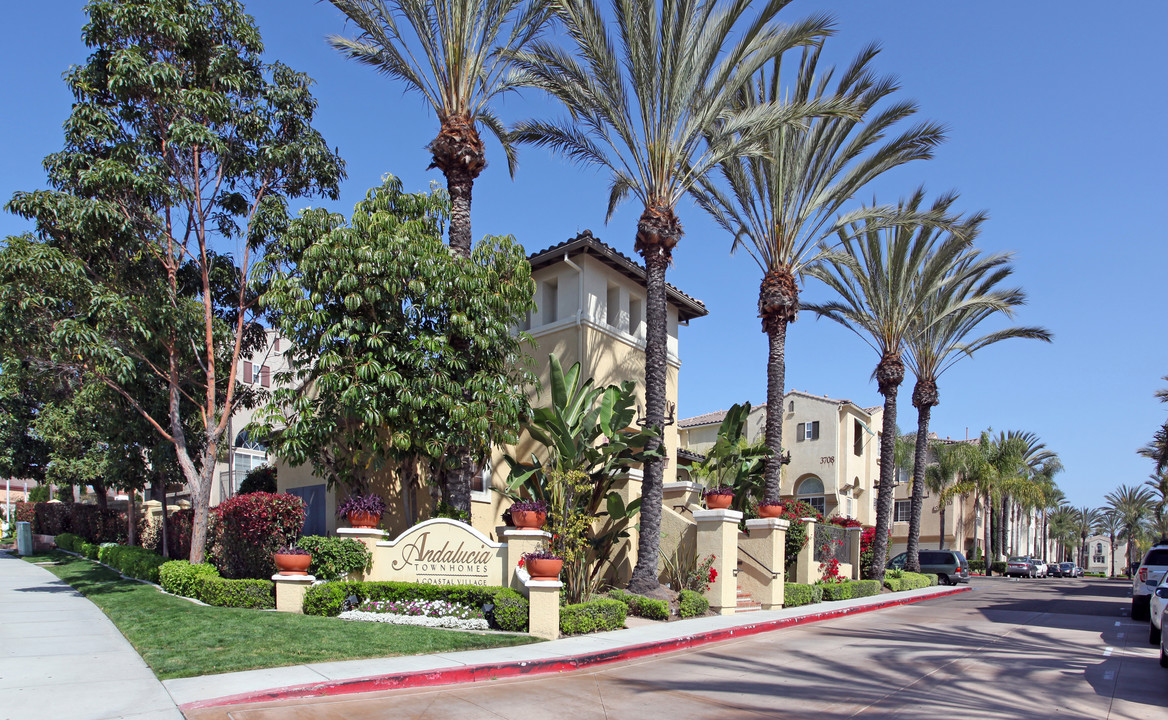 Andalucia Townhomes in San Diego, CA - Foto de edificio