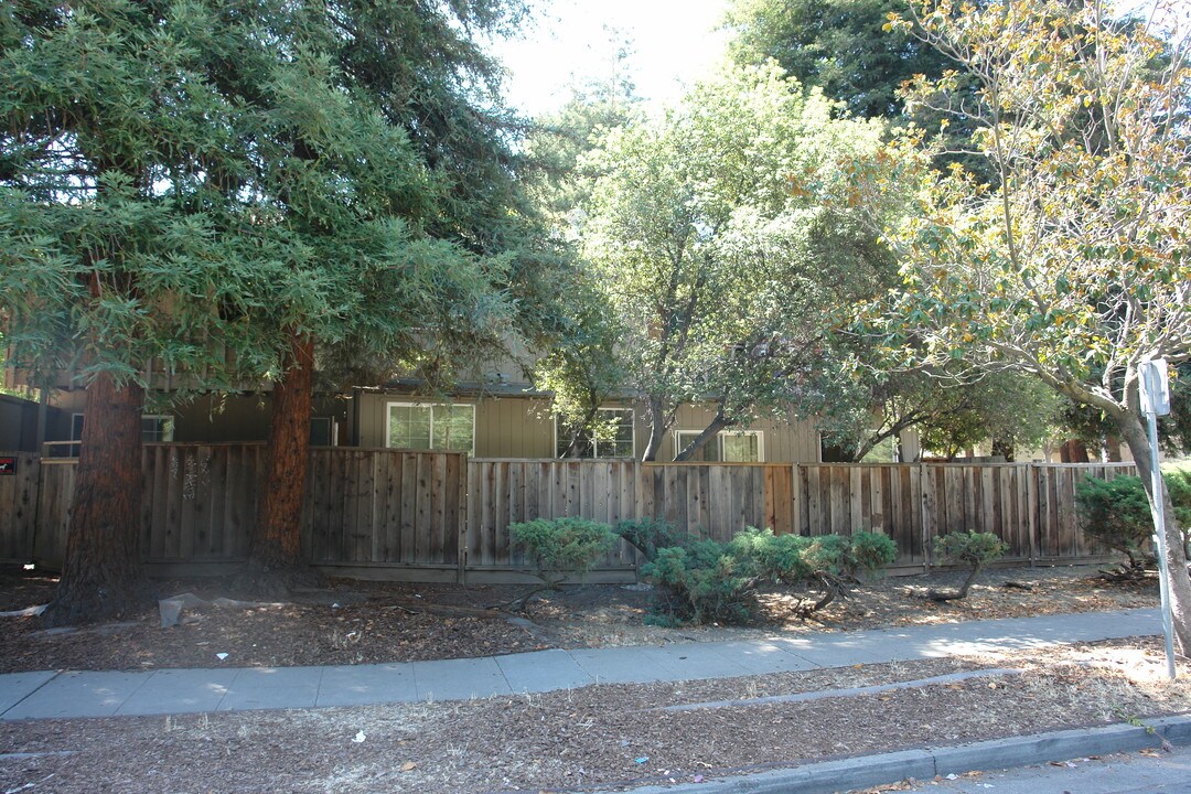 5654 Via Monte Dr in San Jose, CA - Building Photo