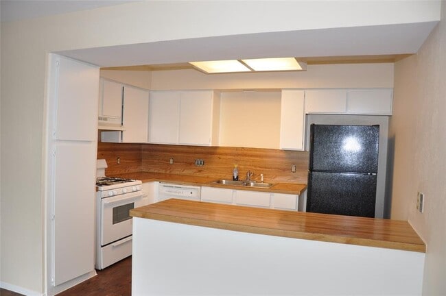 10810 Topperwein Dr in Austin, TX - Building Photo - Building Photo