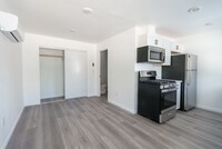 3537 Clarington Ave in Los Angeles, CA - Building Photo - Interior Photo