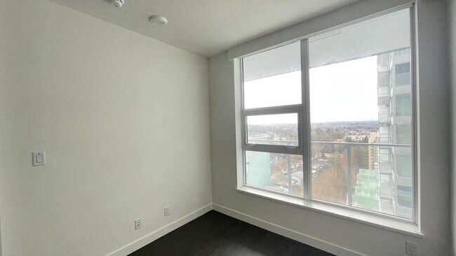 13778-13100 100 Ave in Surrey, BC - Building Photo - Building Photo